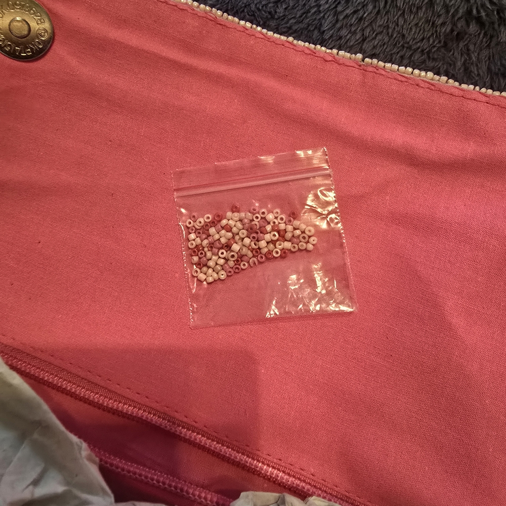 America and Beyond Beaded Heart Bag - Picture 10 of 10
